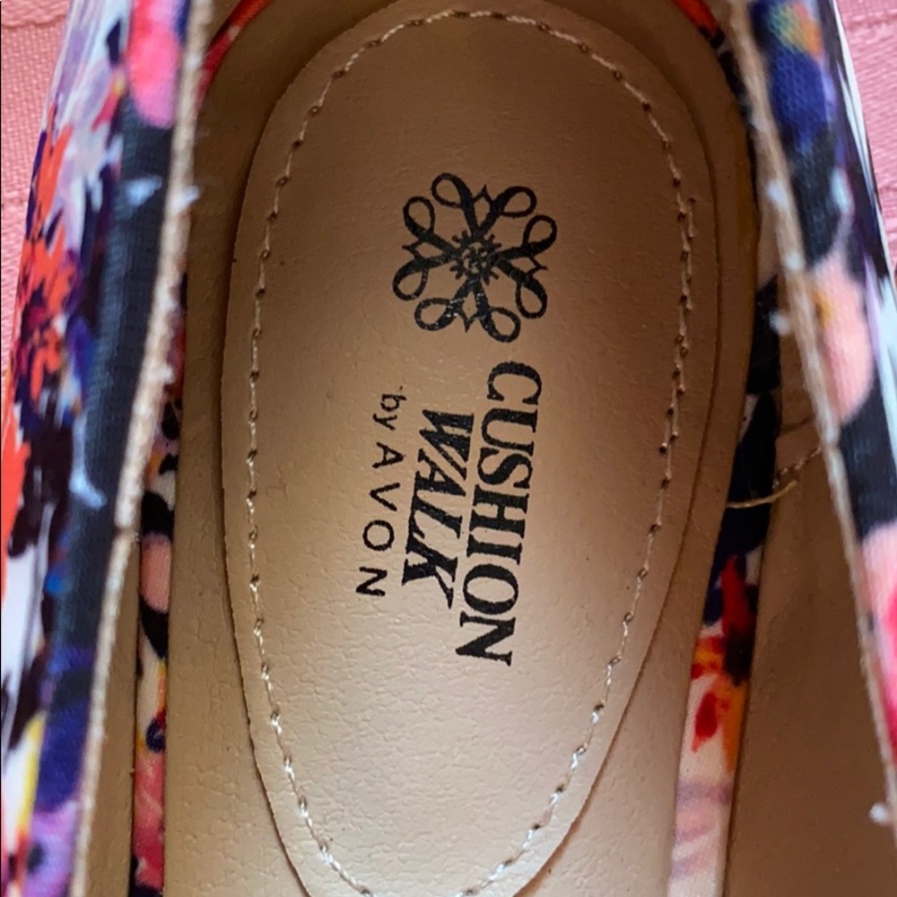 Woman’s flats - Picture 2 of 5